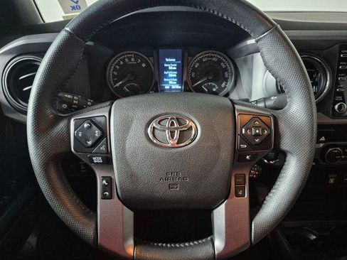 Certified 2023 Toyota Tacoma TRD Off-Road AWD/4WD image 19