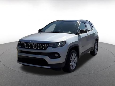 Used 2025 Jeep Compass Limited AWD/4WD image 7