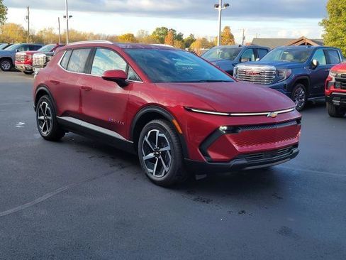 New 2026 Chevrolet Equinox EV LT image 2