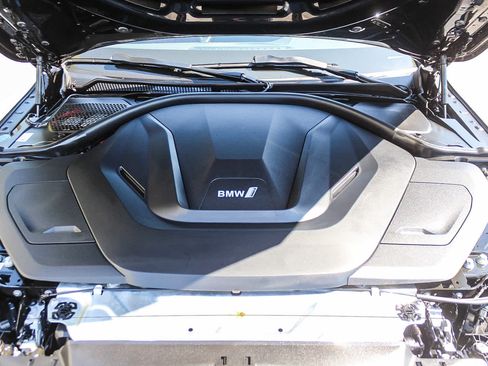 Used 2023 BMW i4 eDrive35 w/ Premium Package RWD image 32