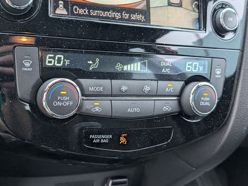 Used 2022 Nissan Rogue Sport SL w/ Premium Package image 17