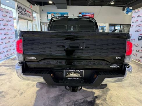 Used 2023 Toyota Tacoma TRD Off-Road image 9