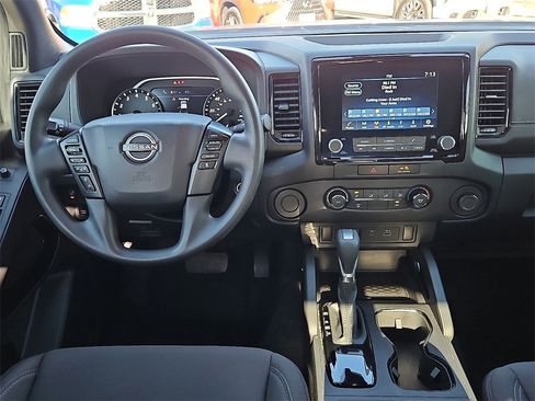 Used 2023 Nissan Frontier SV w/ Midnight Edition Package image 17