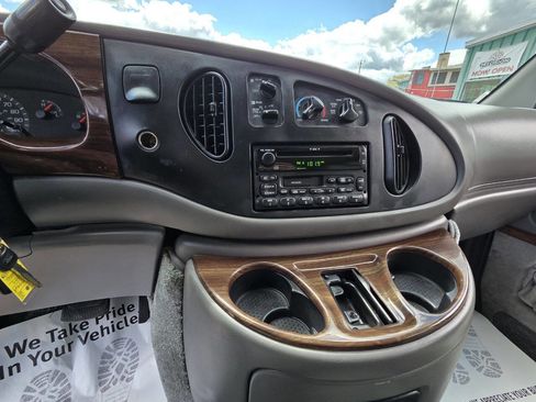 Used 1999 Ford E-150 and Econoline 150 RWD image 20