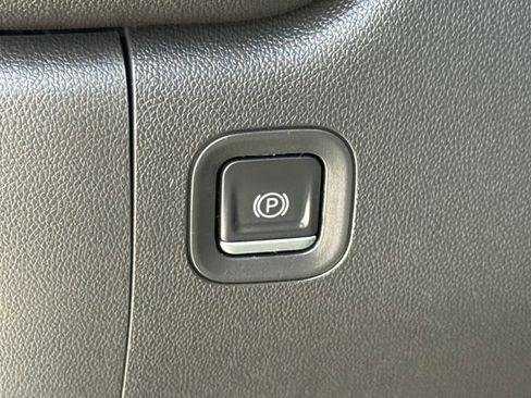 Used 2021 Chevrolet Silverado 1500 W/T w/ WT Value Package image 19