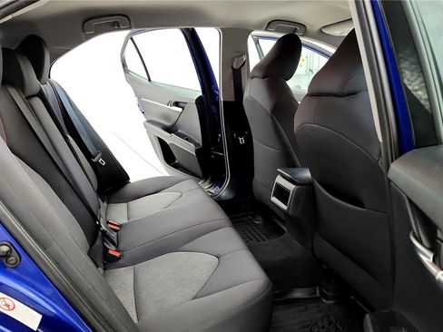 Certified 2018 Toyota Camry LE w/ Convenience Package image 15