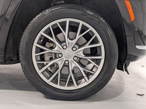 Used 2023 Jeep Grand Cherokee L Summit w/ Advanced Protech Group IV image 27