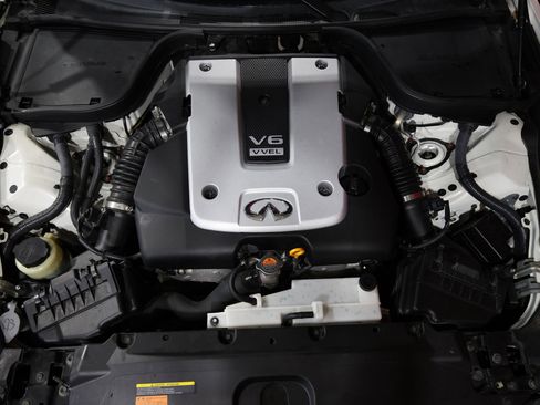 Used 2015 INFINITI Q60 Convertible w/ Premium Package image 28