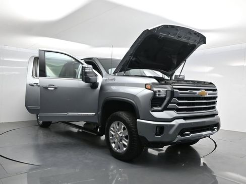 Used 2025 Chevrolet Silverado 2500 High Country w/ Technology Package AWD/4WD image 50