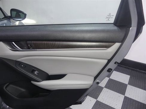 Used 2020 Honda Accord Touring image 26