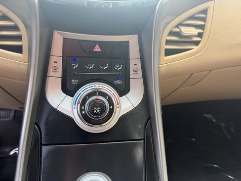 Used 2012 Hyundai Elantra GLS FWD image 24