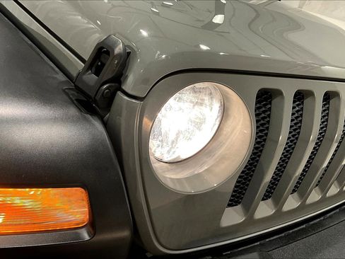 Used 2022 Jeep Wrangler Unlimited Sport image 30