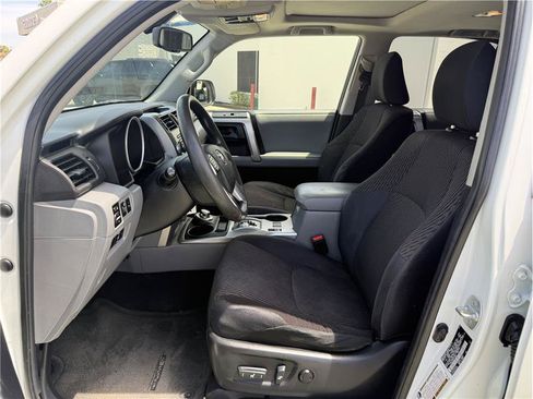 Used 2013 Toyota 4Runner SR5 w/ Convenience Pkg AWD/4WD image 11