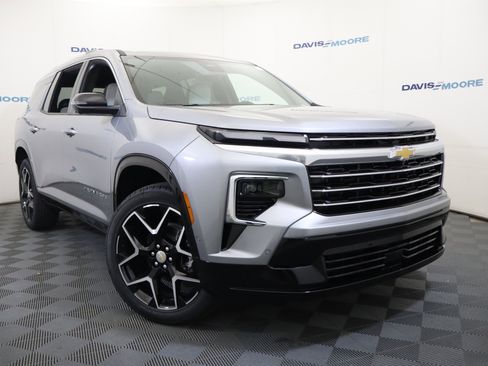 New 2026 Chevrolet Traverse High Country w/ LPO, Floor Liner Package image 2