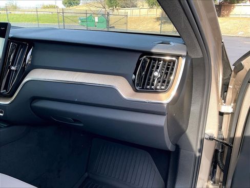 New 2026 Volvo XC60 B5 Plus w/ Protection Package Premier AWD/4WD image 28