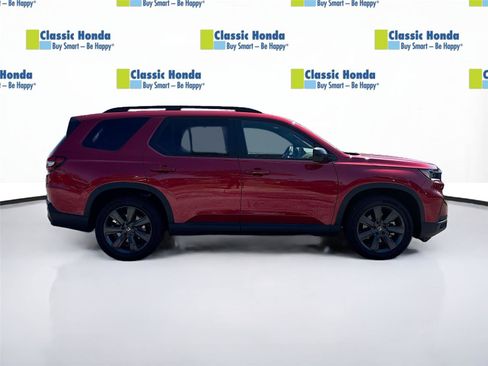 Certified 2025 Honda Pilot Sport image 9