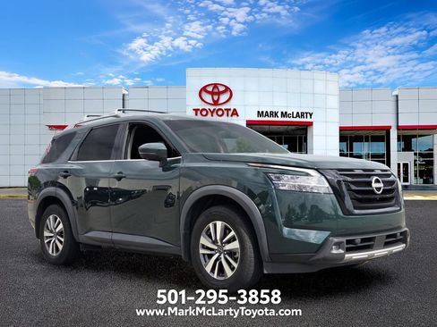 Used 2022 Nissan Pathfinder SL w/ Lighting Package (N92) FWD image 7