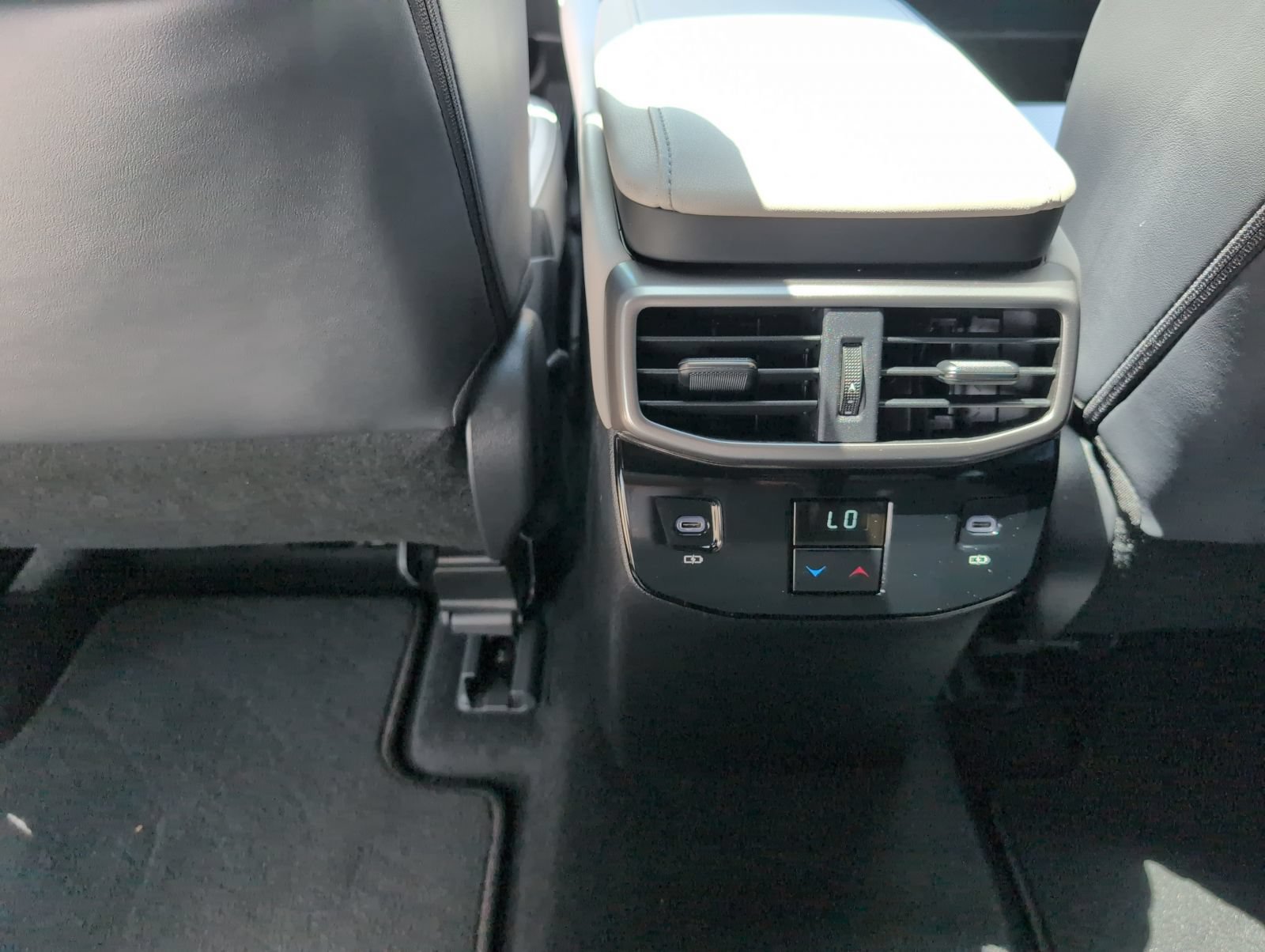 Used 2024 Lexus RX 350 Premium w/ Accessory Package (Z1) FWD image 17