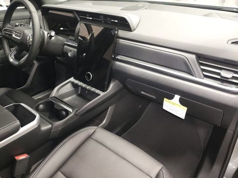 New 2027 GMC Terrain Elevation w/ Elevation Premium Package AWD/4WD image 8