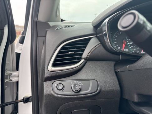 Used 2019 Chevrolet Trax LT w/ Driver Confidence Package image 20