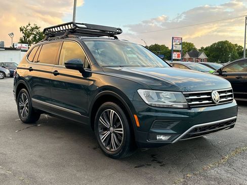 Used 2018 Volkswagen Tiguan SE w/ 18" Alloy Wheels Package AWD/4WD image 12