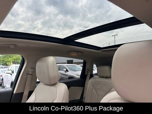 Used 2020 Lincoln Nautilus Reserve AWD/4WD image 8