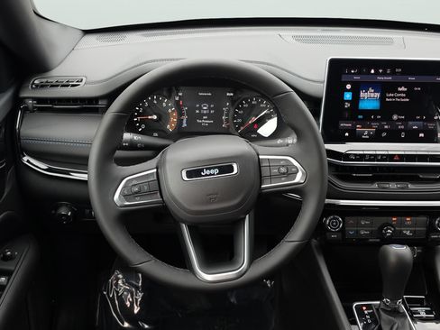 New 2026 Jeep Compass Latitude AWD/4WD image 10