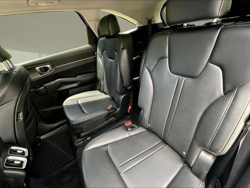 Certified 2025 Kia Sorento EX w/ Panoramic Sunroof Package AWD/4WD image 21