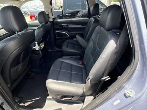 Used 2020 Kia Telluride EX w/ EX Premium Package AWD/4WD image 6