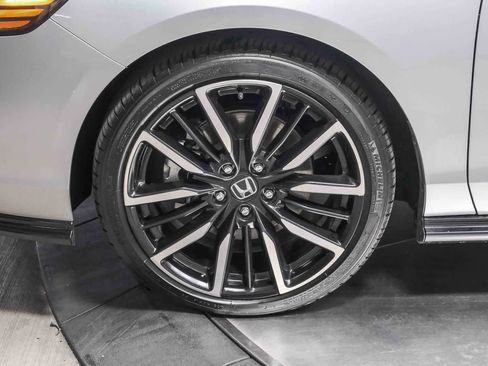 Used 2024 Honda Accord Touring image 10
