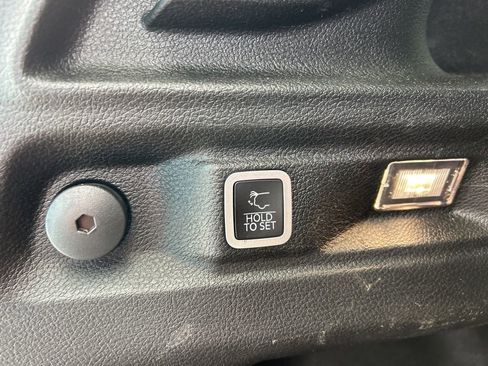 Used 2023 Jeep Grand Cherokee L Laredo AWD/4WD image 45
