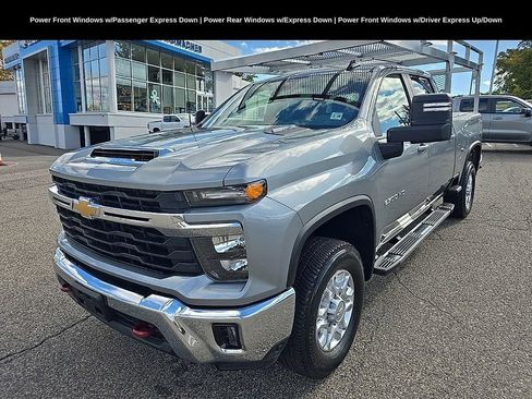Used 2024 Chevrolet Silverado 2500 LT w/ Convenience Package image 7