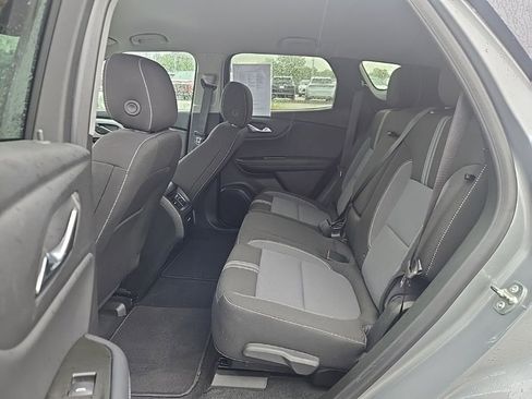 Used 2025 Chevrolet Blazer LT FWD image 9