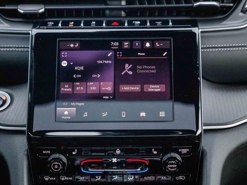 New 2025 Jeep Grand Cherokee Altitude image 15