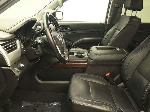 Used 2019 GMC Yukon XL SLT image 13