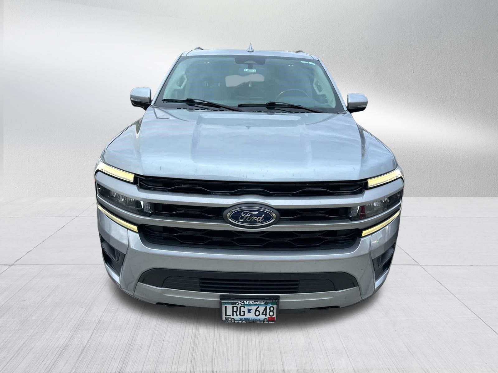 Used 2022 Ford Expedition XLT AWD/4WD image 2