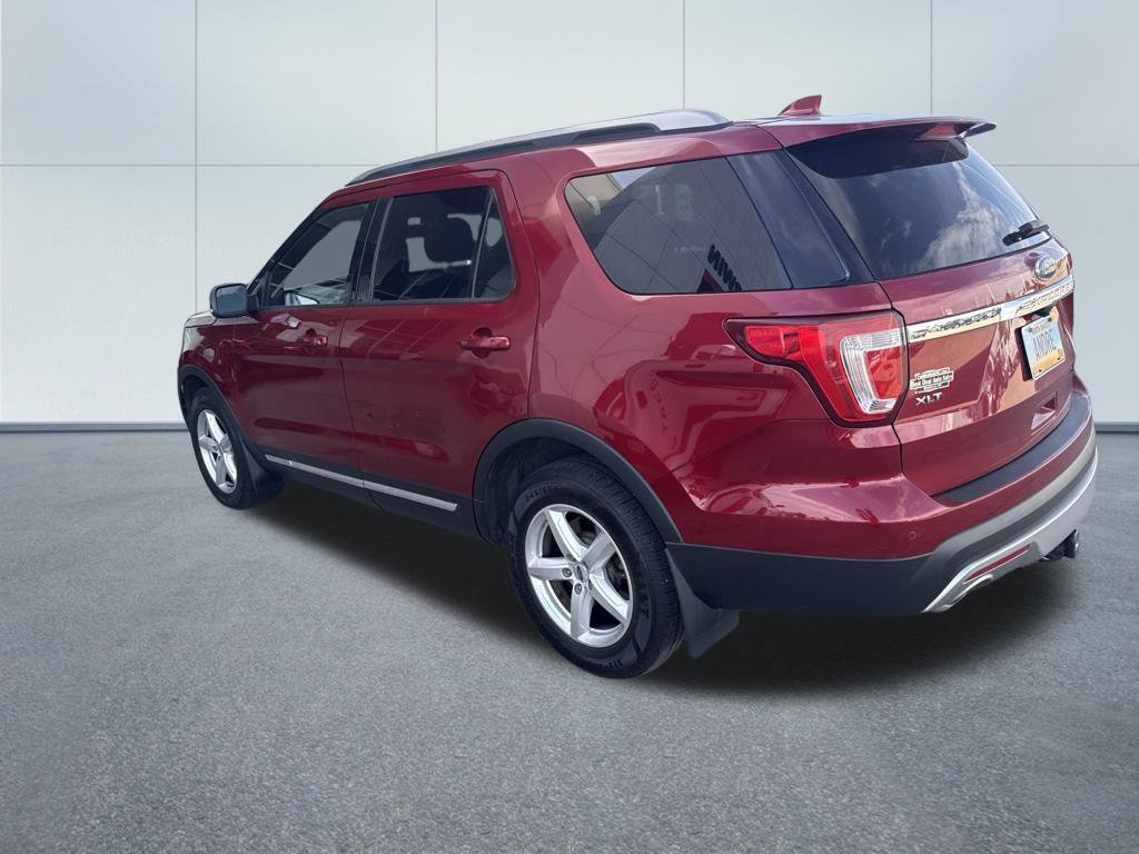 Used 2016 Ford Explorer XLT w/ Equipment Group 201A AWD/4WD image 7