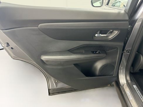Used 2023 Nissan Ariya AWD image 27