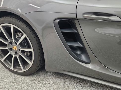 Used 2017 Porsche 718 Boxster RWD image 29
