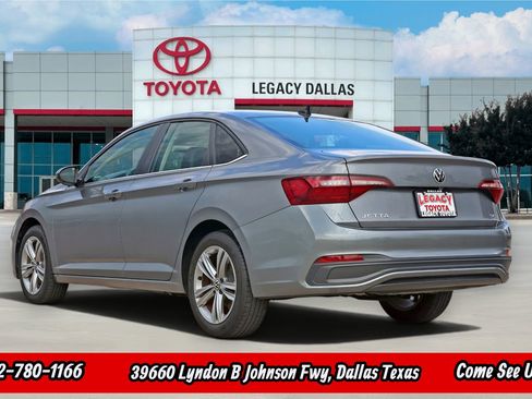 Used 2024 Volkswagen Jetta SE FWD image 7