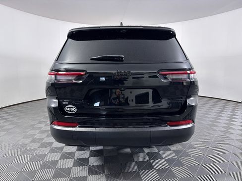 Used 2023 Jeep Grand Cherokee L Limited w/ Luxury Tech Group II AWD/4WD image 11