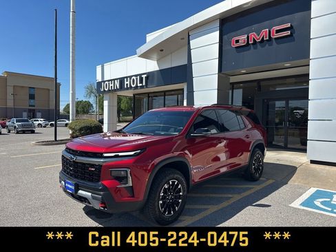 Used 2024 Chevrolet Traverse Z71 w/ Enhanced Driving Package AWD/4WD image 1