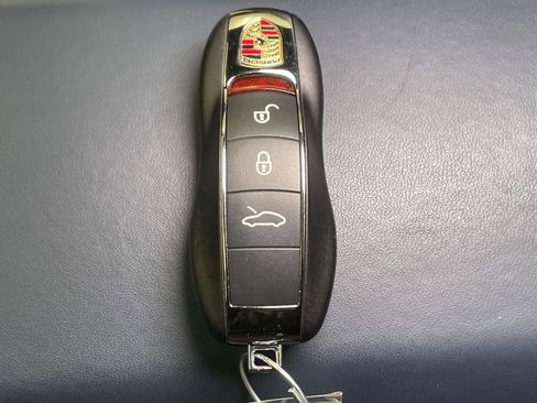 Used 2015 Porsche 911 Turbo S image 41