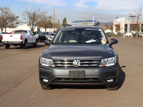 Used 2021 Volkswagen Tiguan SEL image 2