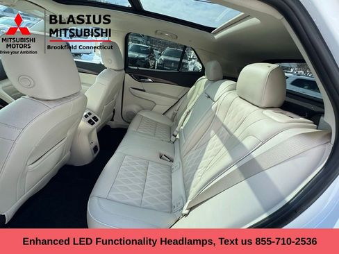 Used 2022 Buick Envision Avenir w/ Technology Package II image 36