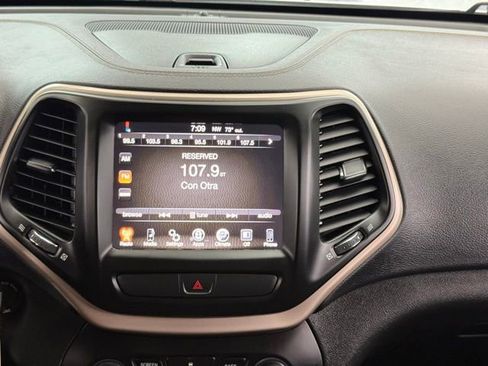 Used 2017 Jeep Cherokee Latitude AWD/4WD image 25