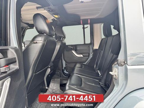 Used 2015 Jeep Wrangler Unlimited Sahara w/ Connectivity Group AWD/4WD image 15