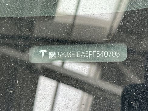 Used 2023 Tesla Model 3 Standard Range RWD image 9