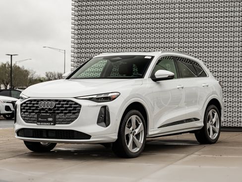 Certified 2025 Audi Q5 Premium w/ Premium Plus AWD/4WD image 6