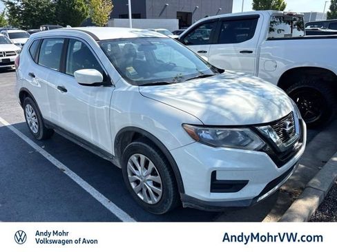 Used 2017 Nissan Rogue S AWD/4WD image 4